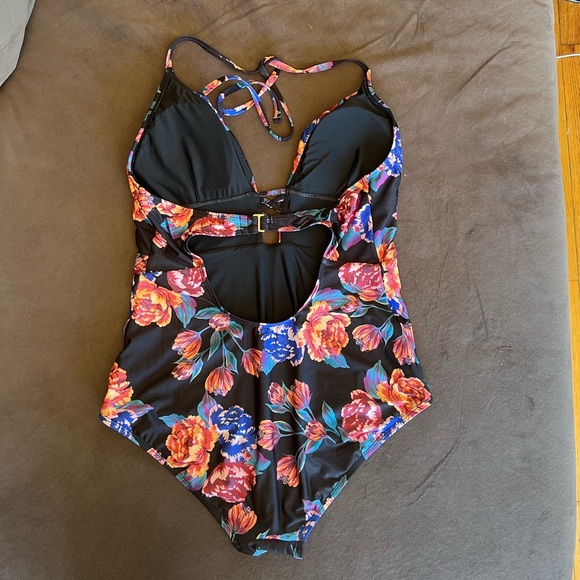 Cupshe Floral One-Piece Swimsuit, Large - Picture 4 of 5